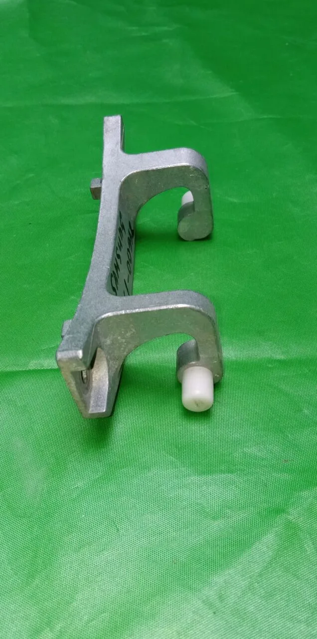Петля люка Samsung DC61-00932A +2 втулки