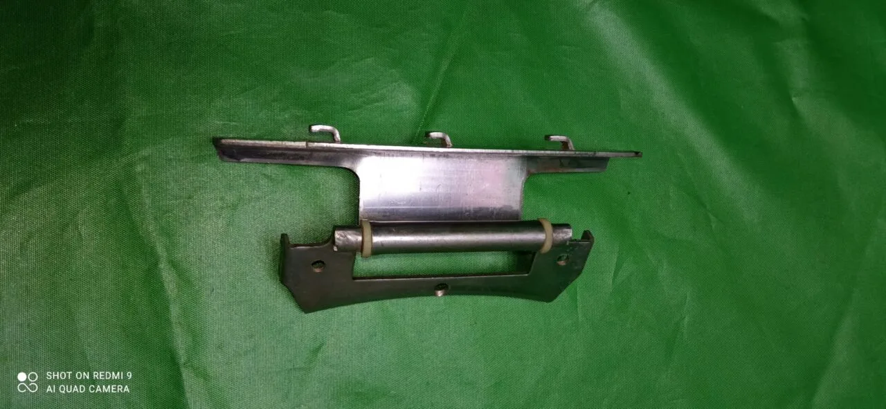 Петля люка Samsung DC97-00100C