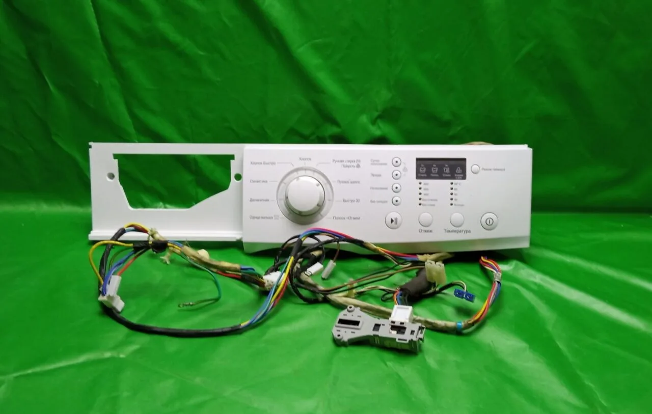 Модуль LG E8069SD с деф. Модуль LG E8069SD с деф.