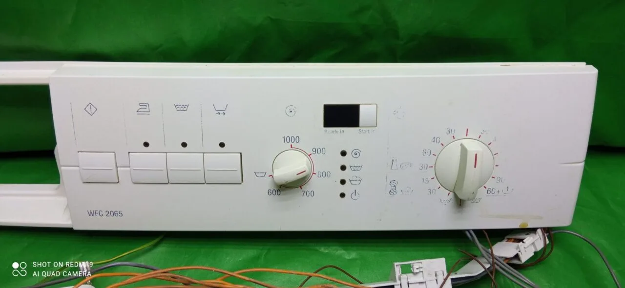 Модуль управления Bosch WFC 20656 с дефектом