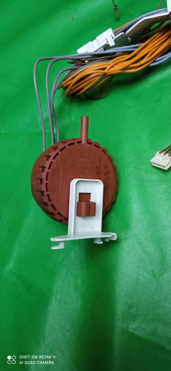 Модуль управления Bosch WFC 20656 с дефектом