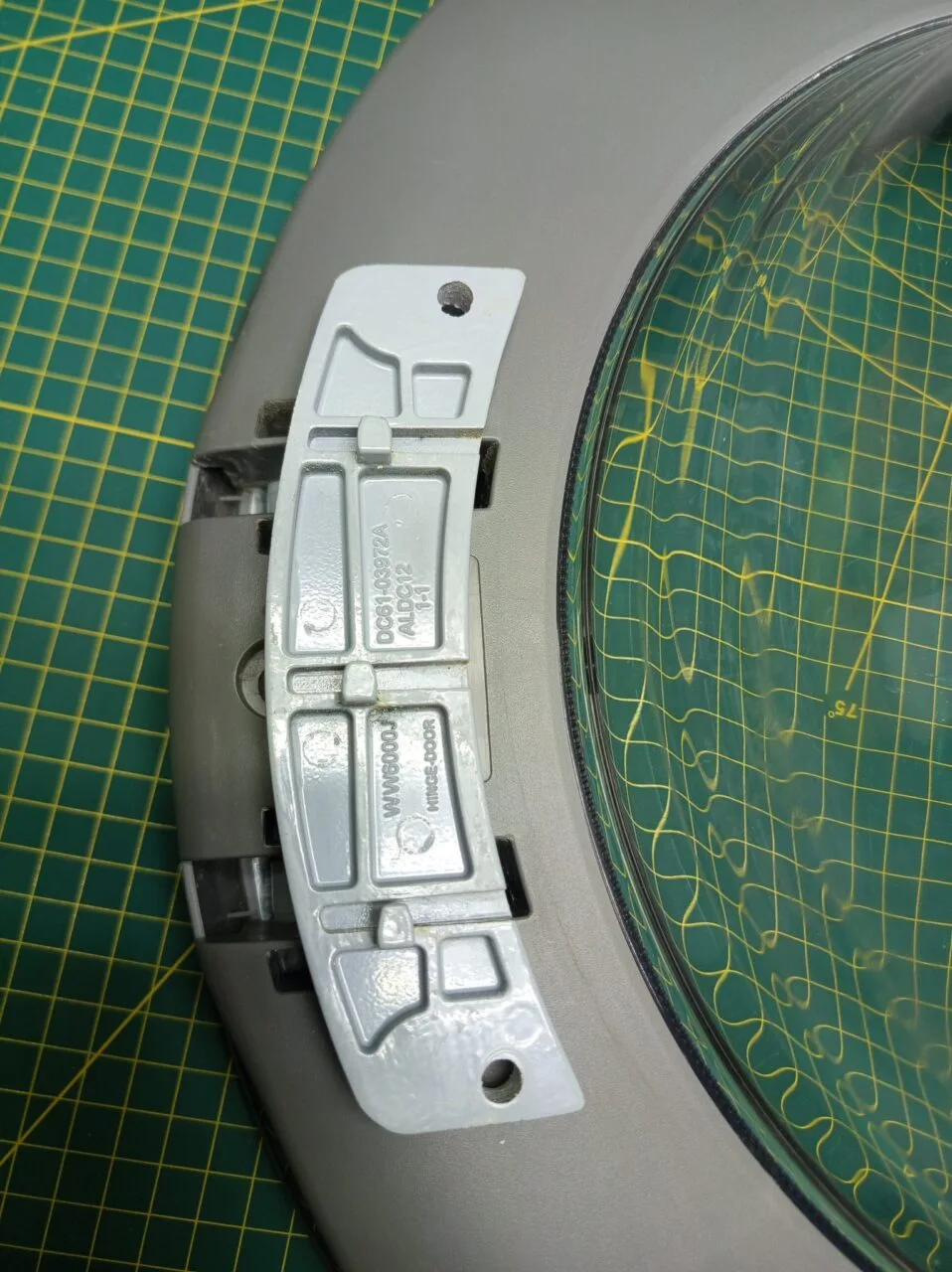 Люк Samsung DC97-18544B черн