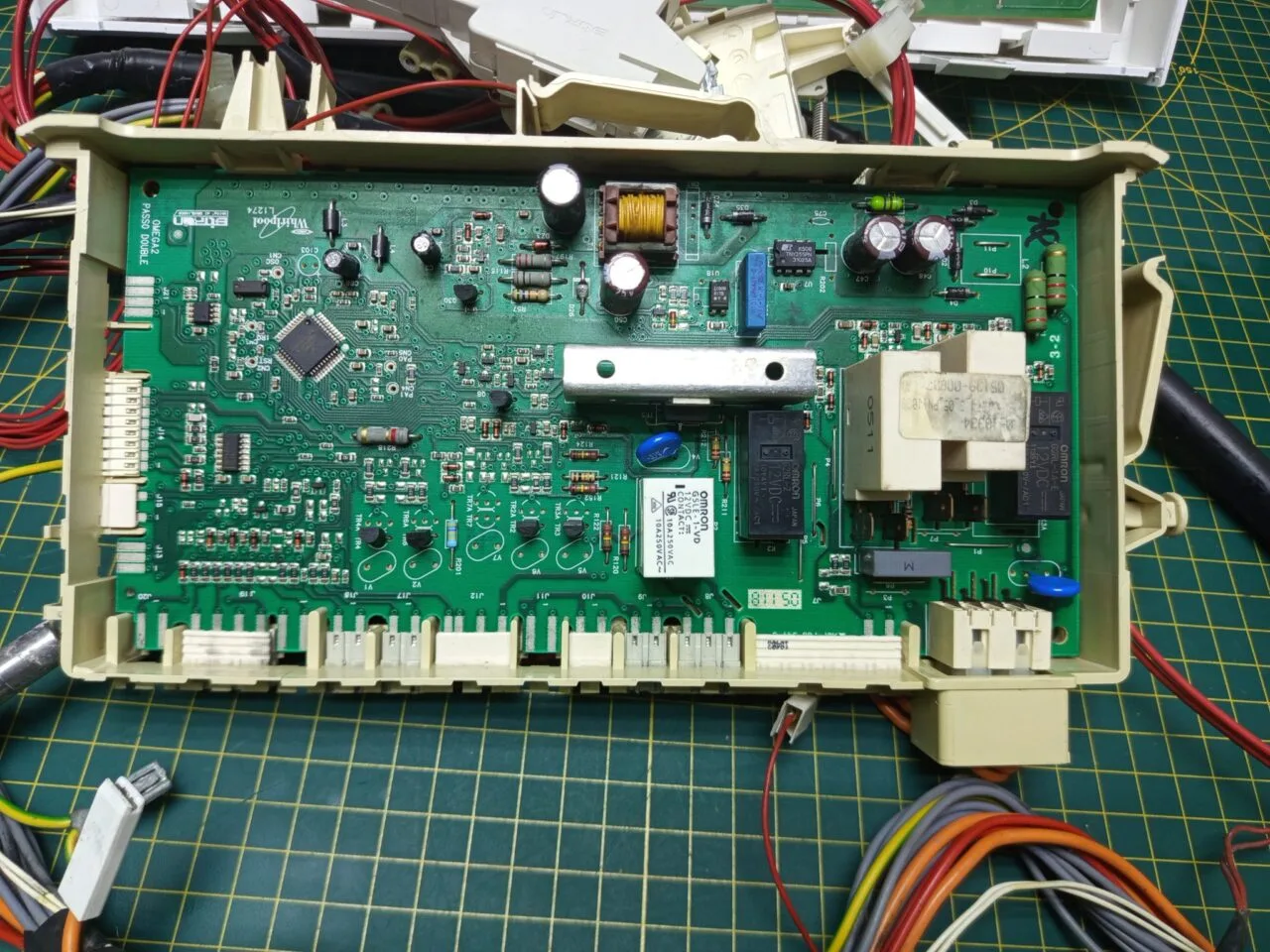 Модуль Whirlpool AWE 8525 для стиральной машины с вертикальной загрузкой