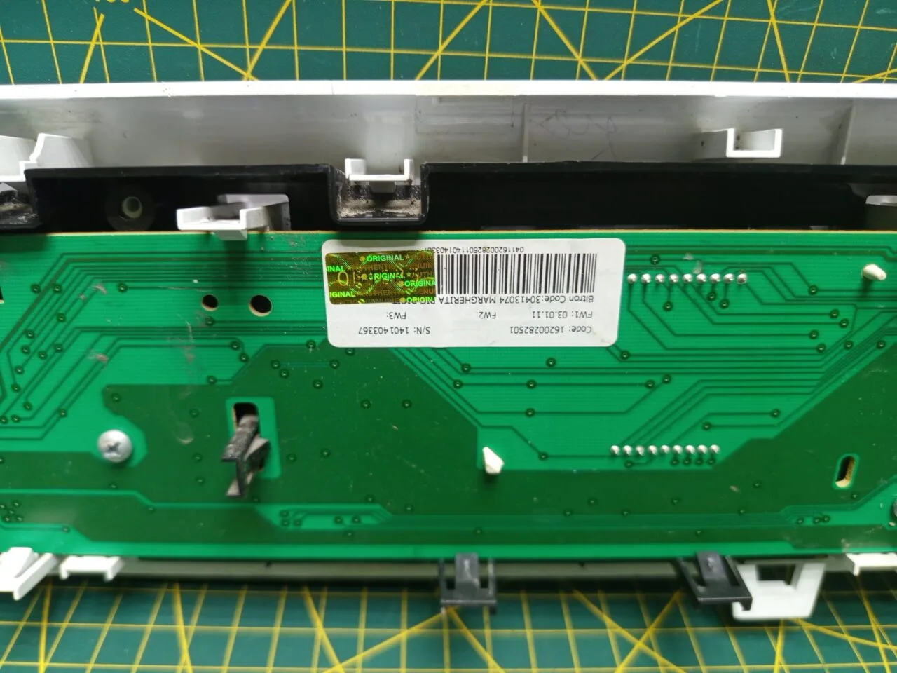 Панель управления Ariston WMG9018 с дефектом пластика