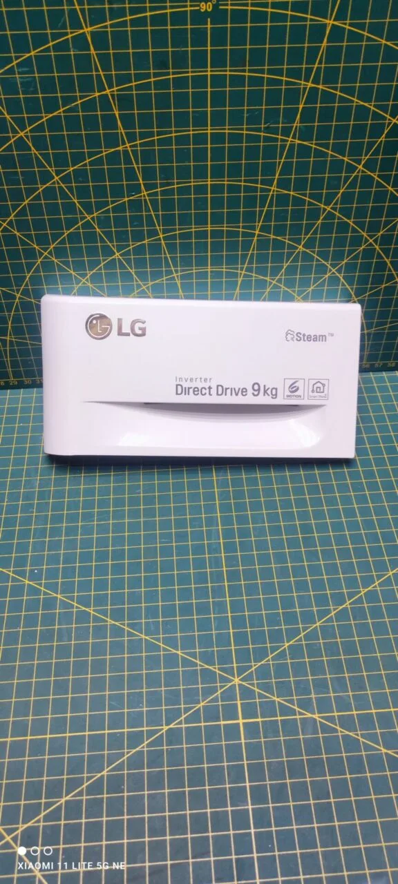 Панель порошкоприемника LG MGC631678-9