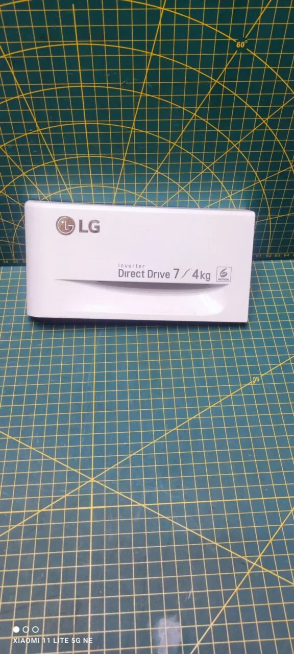 Панель порошкоприемника LG MGC631678-7/4
