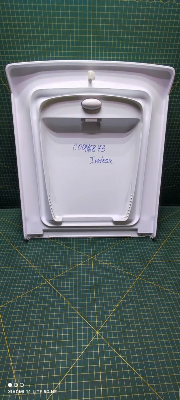 Крышка люка Indesit C00116873 стиральной машины с вертикальной загрузкой