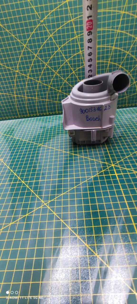 Рециркуляционный насос Bosch 9001537623 средний