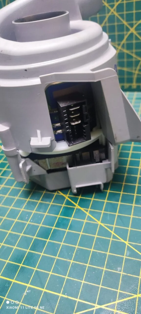 Рециркуляционный насос Bosch 9001537623 средний
