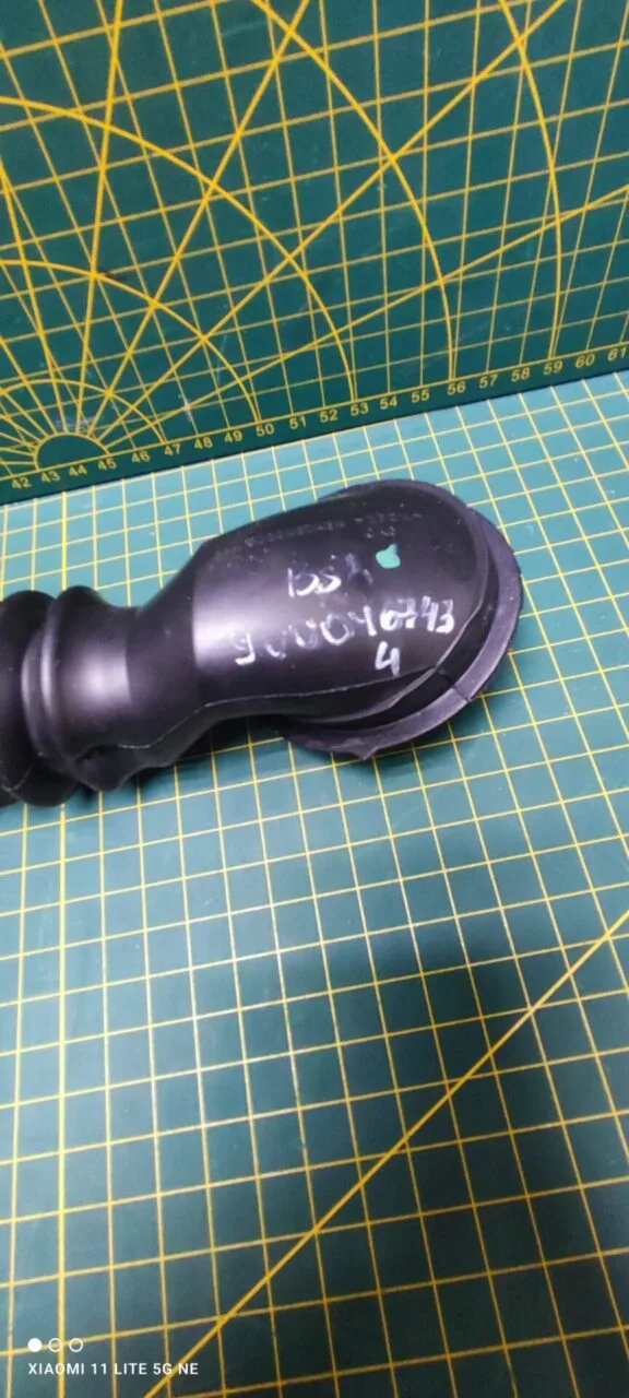 Патрубок Bosch 9000467434
