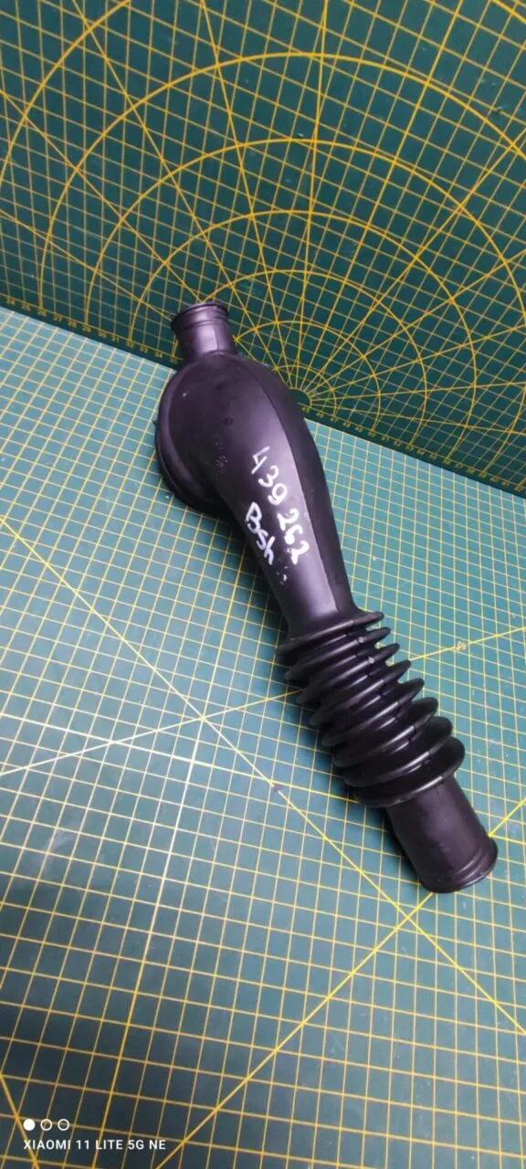Патрубок Bosch Neff 439262