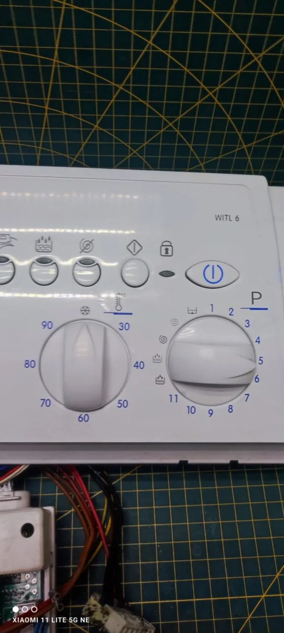 Модуль Indesit WITL6 для стиральной машины с вертикальной загрузкой