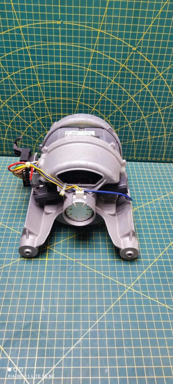 IMG_20250925_192336 Двигатель Electrolux Sole 124270708 9контактов