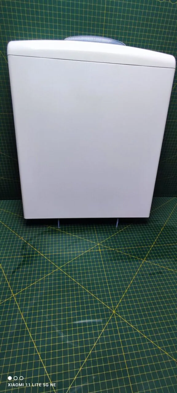 Крышка люка Whirlpool C006325666 с дефектом