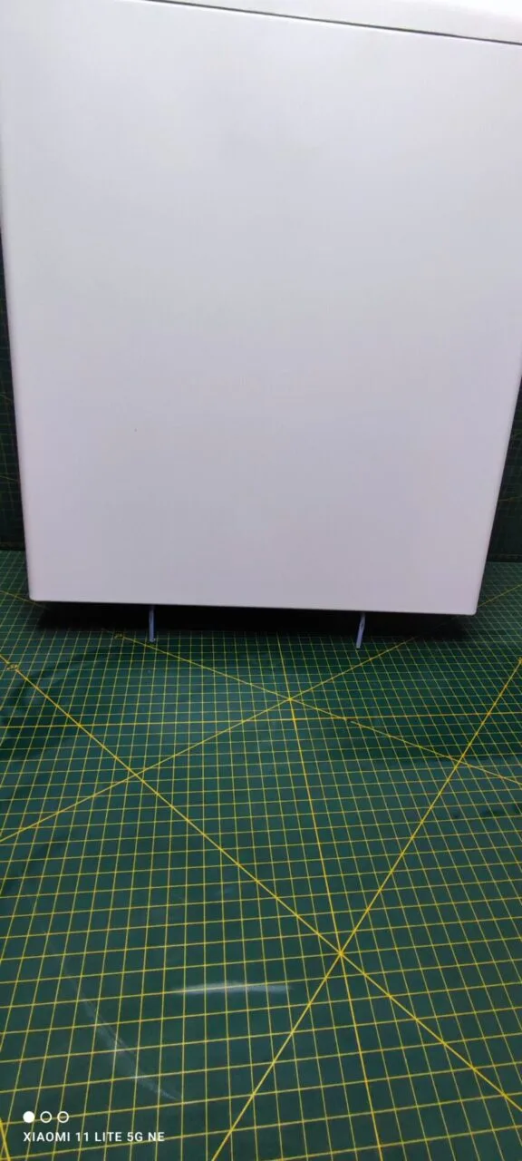 Крышка люка Whirlpool C006325666 с дефектом