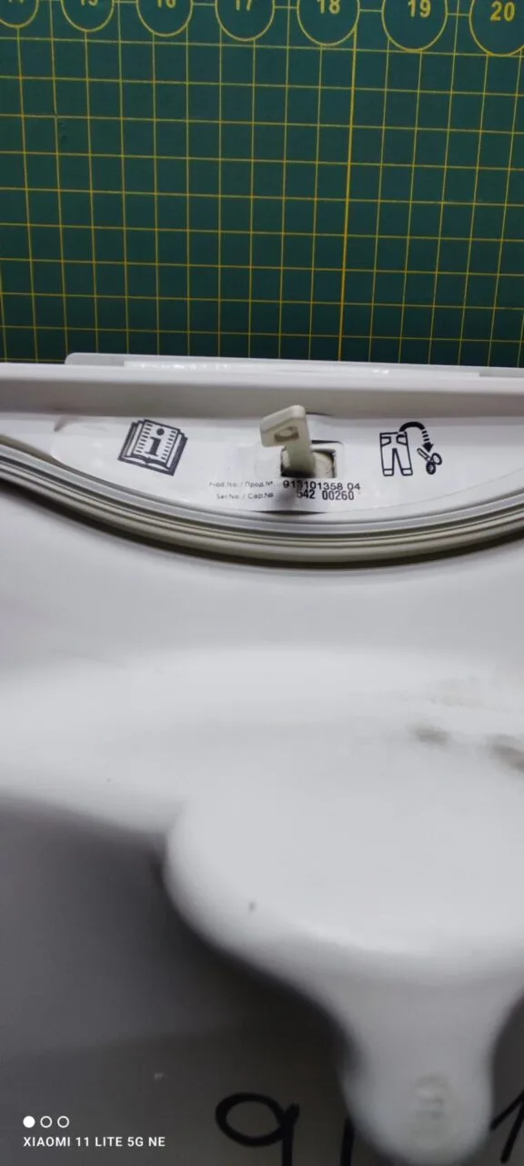 Крышка люка Electrolux 9113101358 с вертик.загрузкой