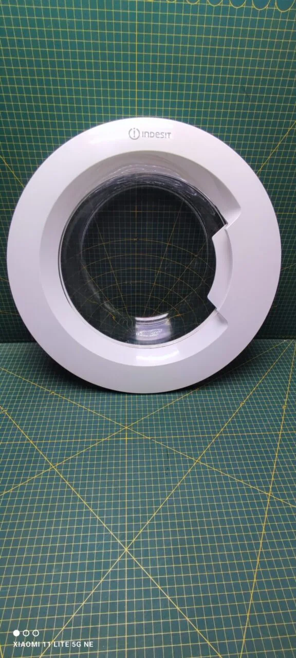 Люк Indesit C00480533 белый средний 48см