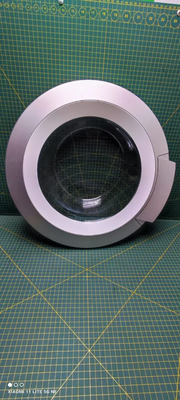 Люк Bosch 746330 серый с дефектом