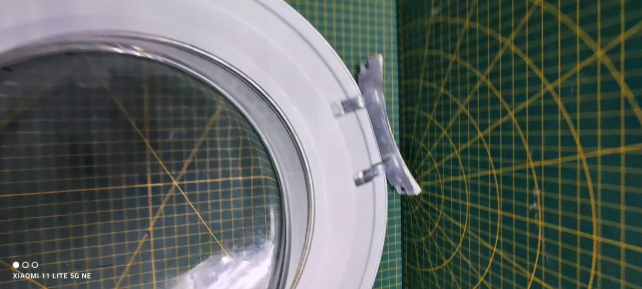 Люк Bosch 746330 серый с дефектом