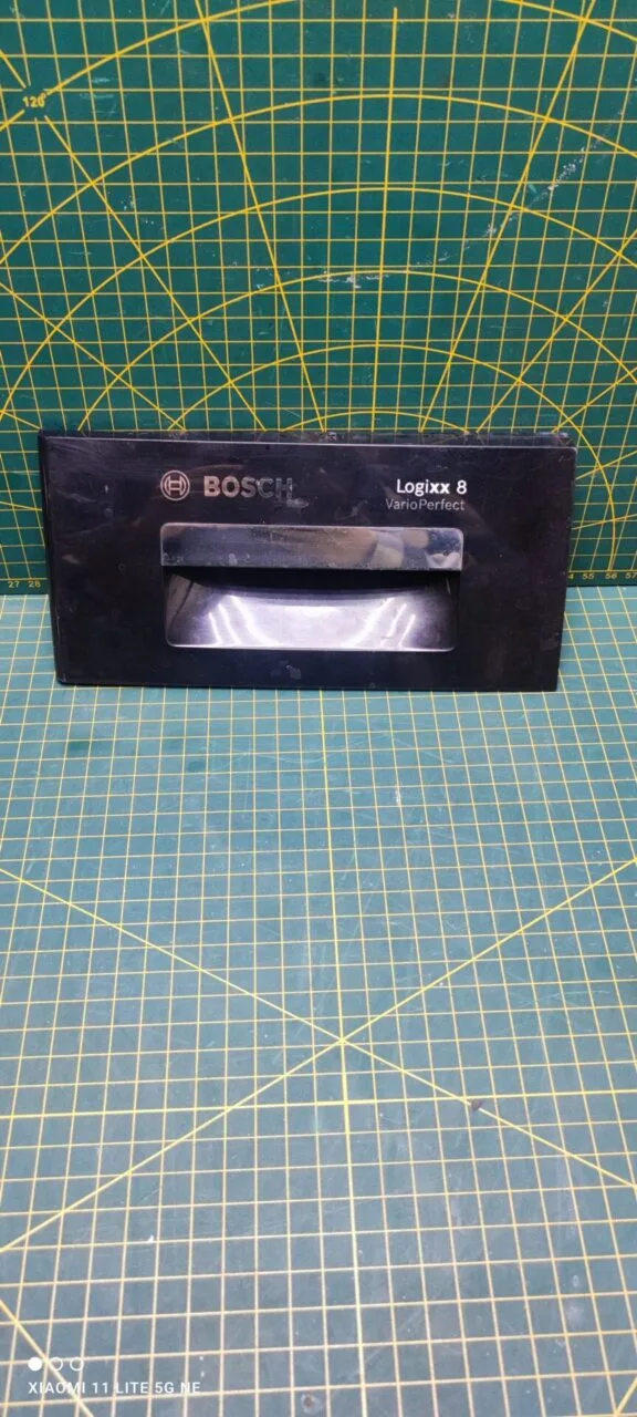 Панель порошкоприемника  Bosch 9000529474 черн.