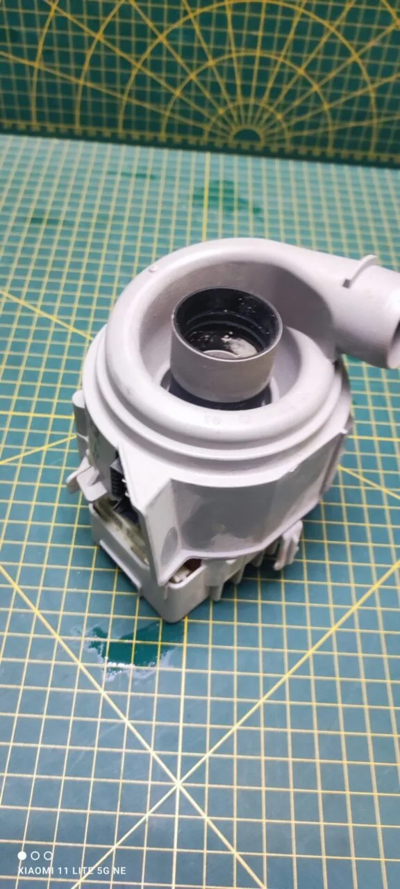 Рециркуляционный насос Bosch 9000946122 малый