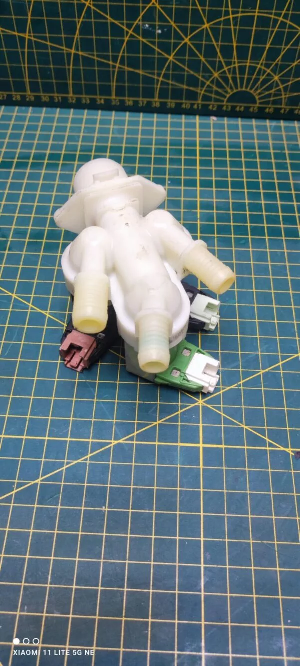 Тройной клапан Electrolux 132518841 микрофишка