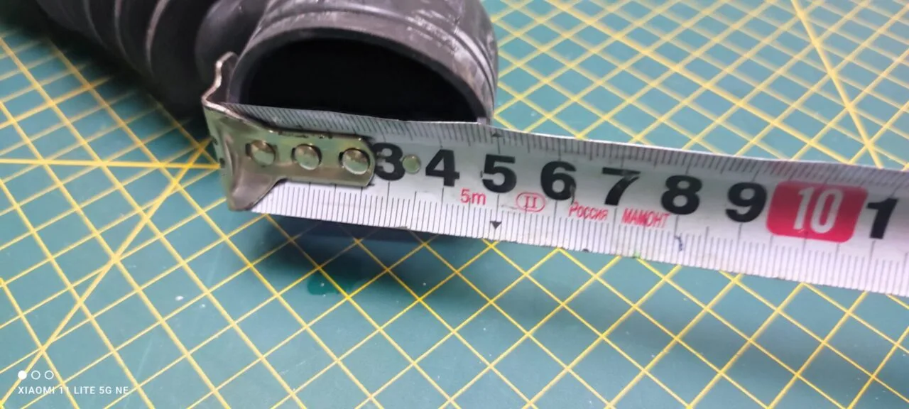 Патрубок Bosch 8001011784