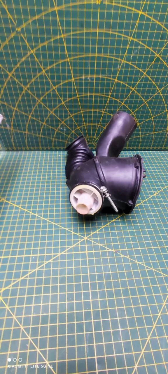 Патрубок Electrolux 1085784-4