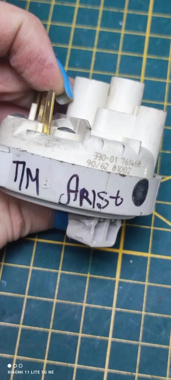 Прессостат Indesit 761468