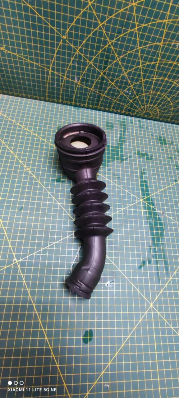 Патрубок Bosch 295619