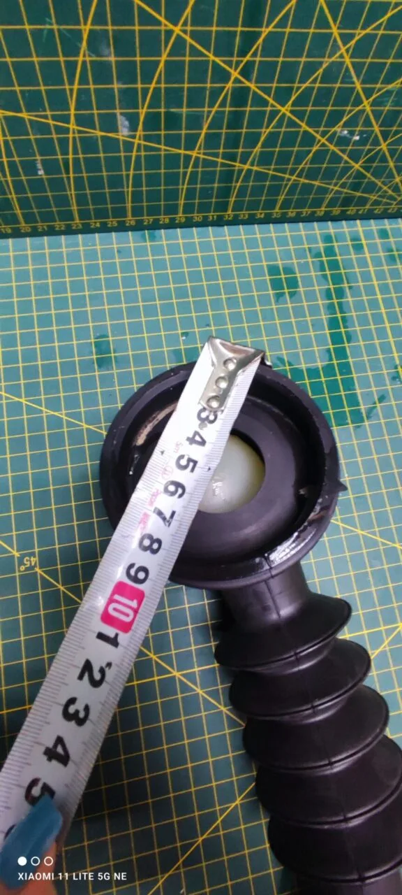 Патрубок Bosch 295619