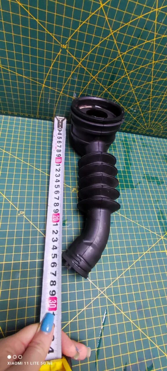 Патрубок Bosch 295619