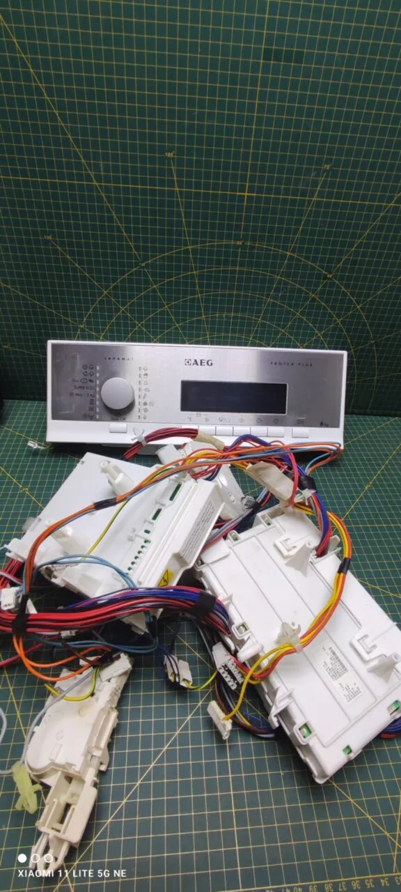 Модуль AEG L86560TL с модулем инвертора для вертикал.загрузки