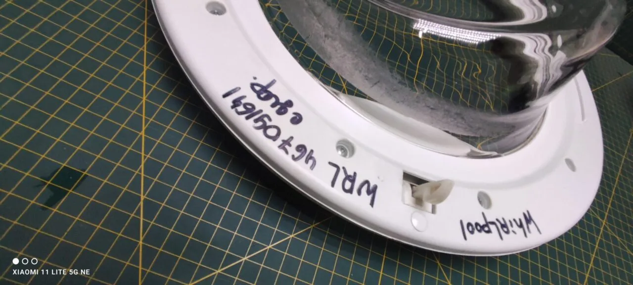 Люк Whirlpool WRL467091641 с дефектом