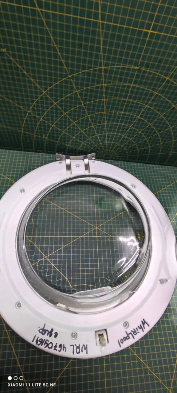 Люк Whirlpool WRL467091641 с дефектом