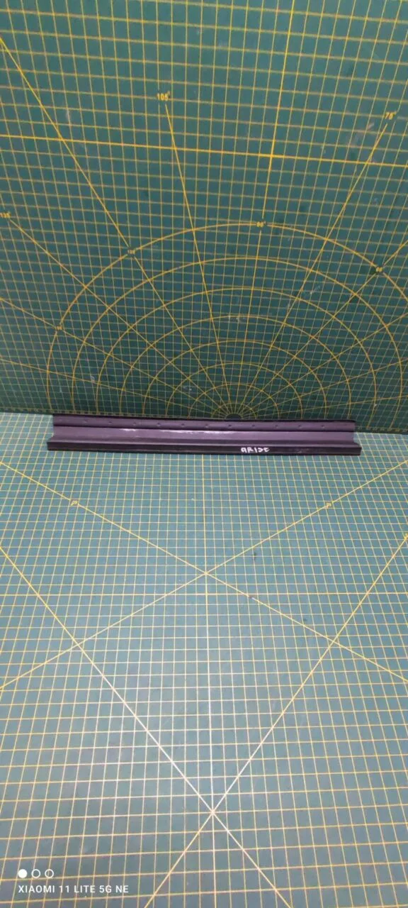Нижний уплотнитель Ariston C00087162 60см. для пмм