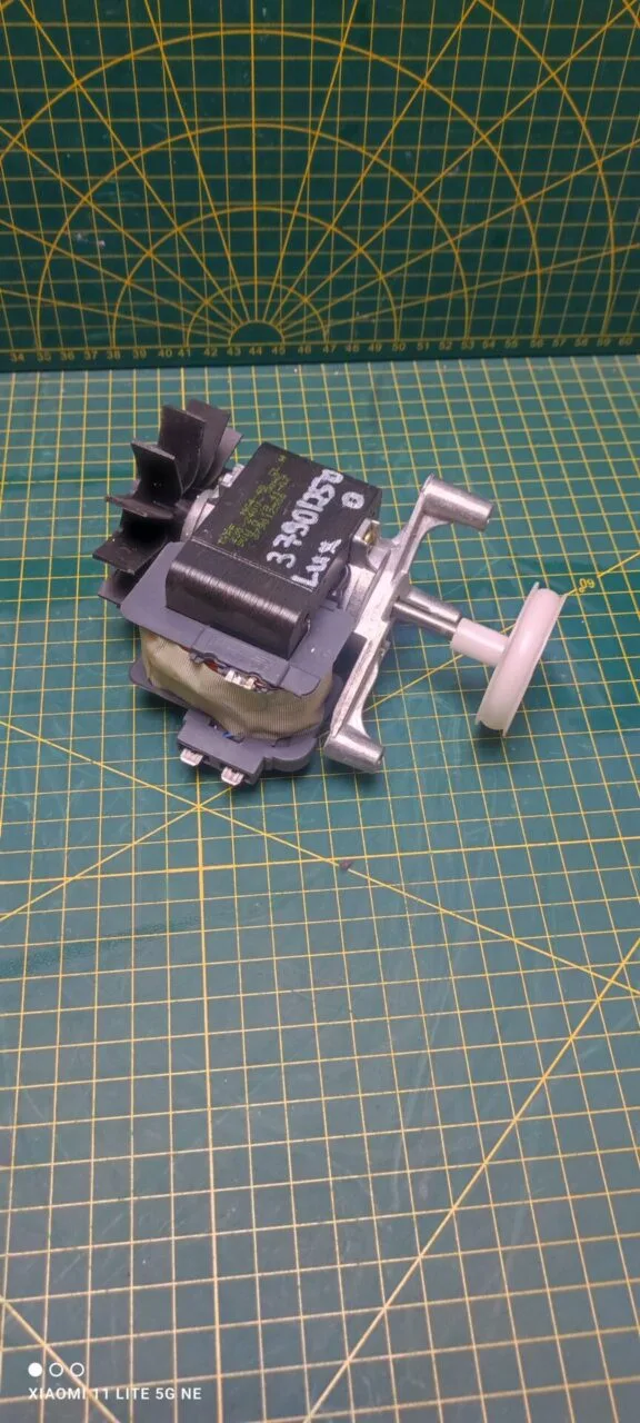 Ременной мотор сушки Electrolux 379012500