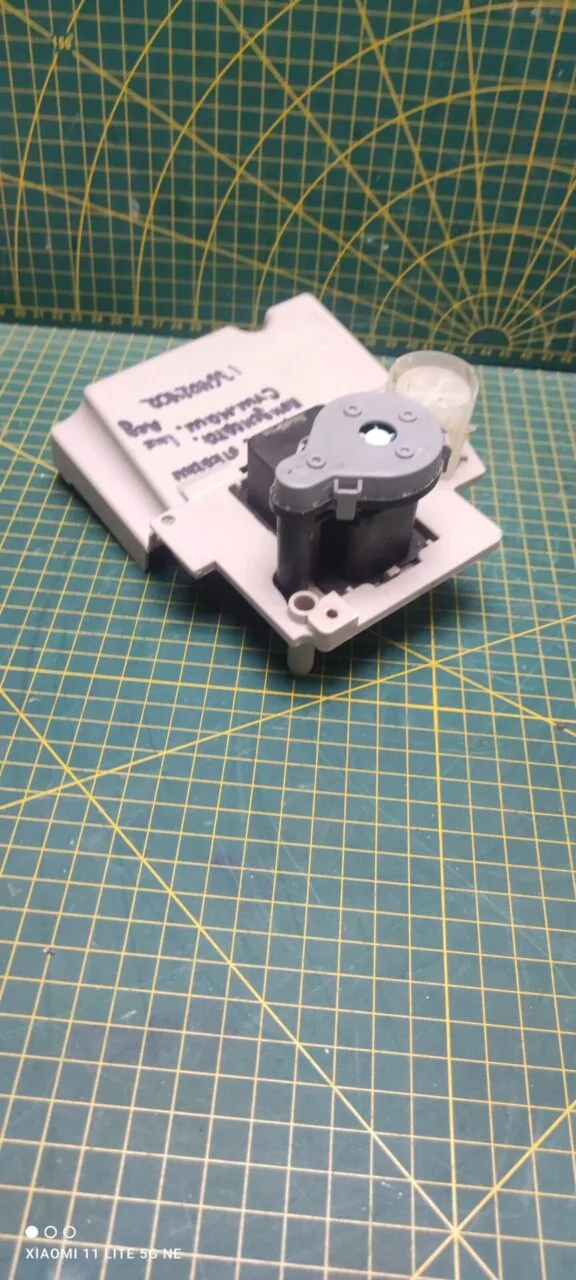 Насос откачки конденсата AEG Electrolux 136402402 для суш.маш.