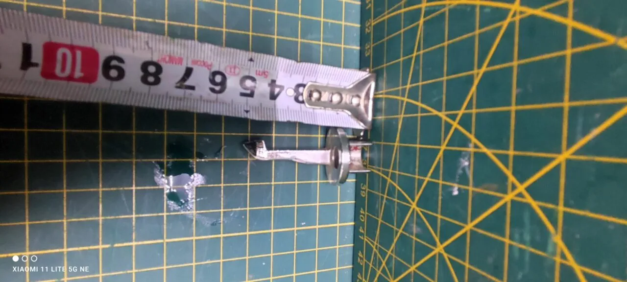Крючок люка Miele 4239793