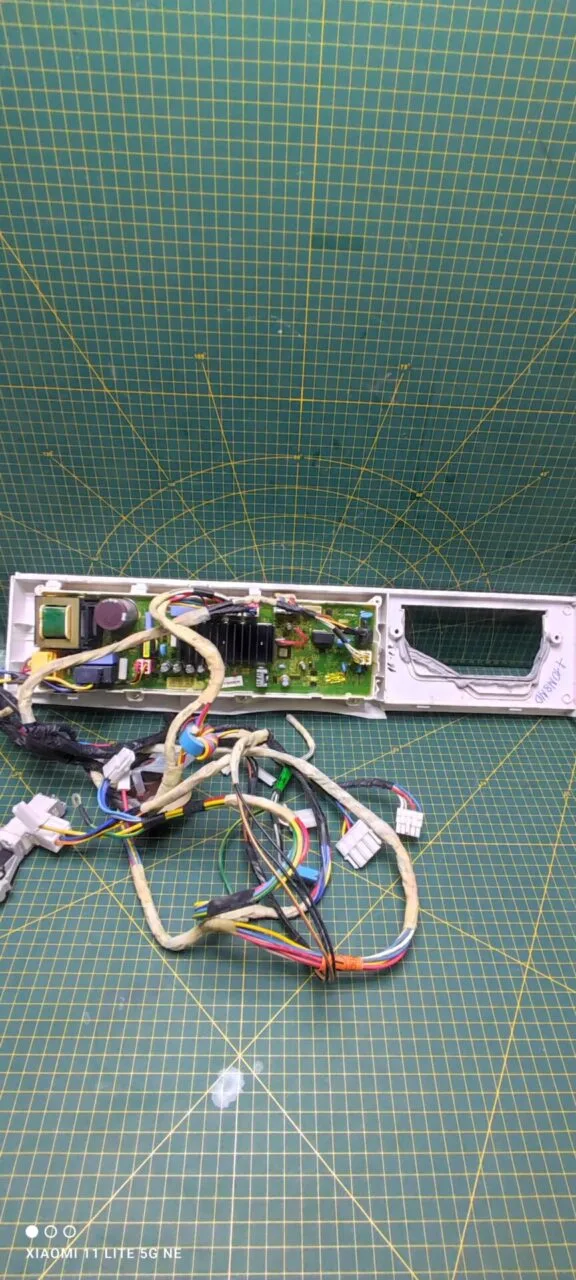 Модуль LG F10M8MD с дефектом