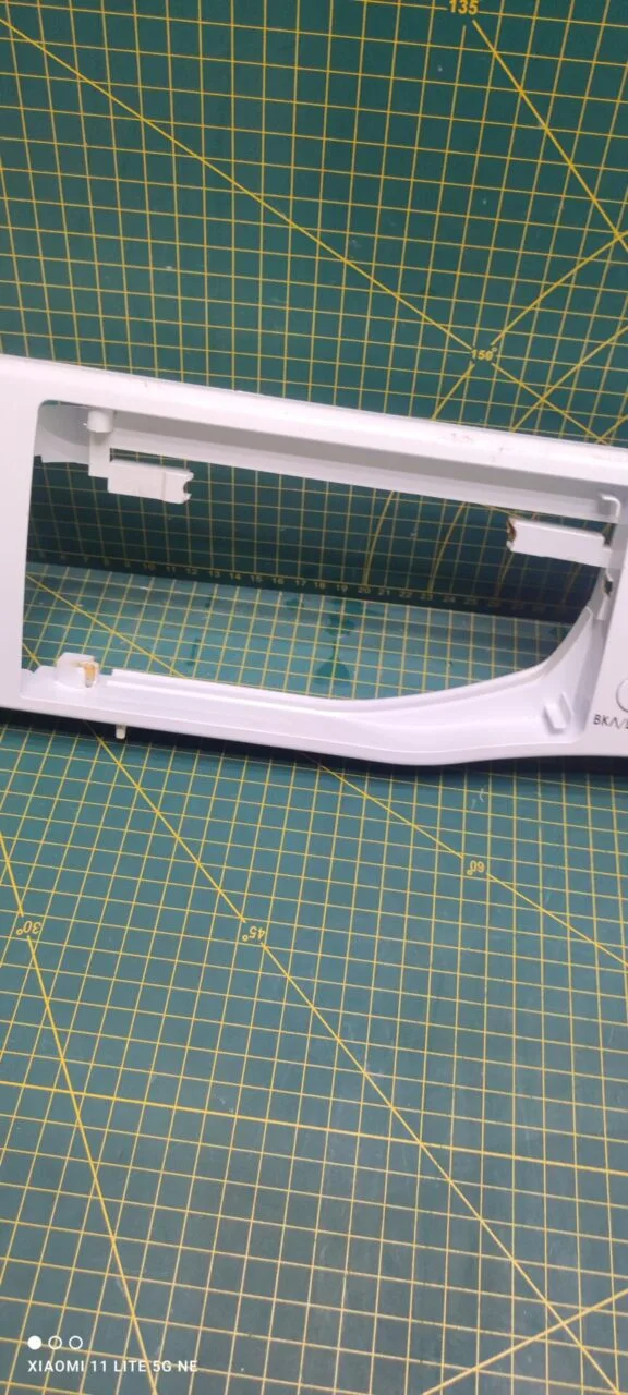 Панель Ariston WML7080 с дефектом