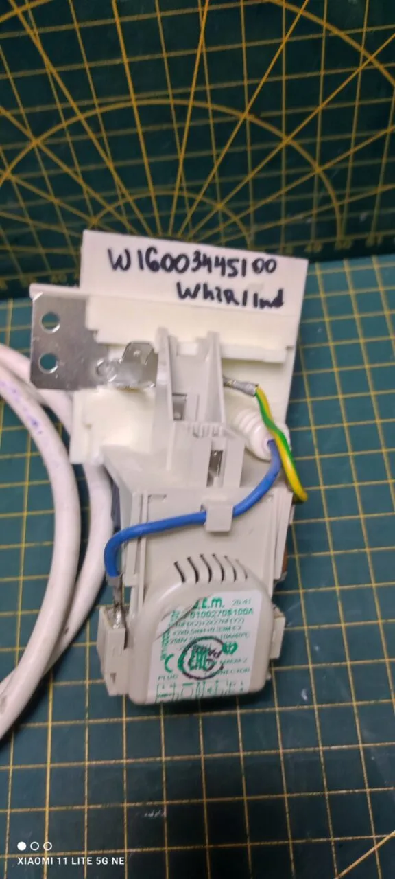 Сетевой фильтр с кабелем Whirlpool W 16003445100