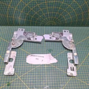 Петли двери Electrolux 50277764002 пара для пмм