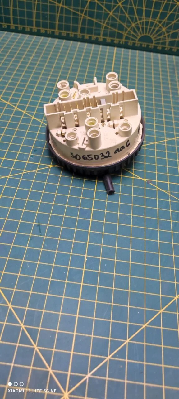 Прессостат Siemens 3065032AA6