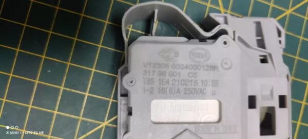 УБЛ (устройство блокировки люка)Haier 0024000128R