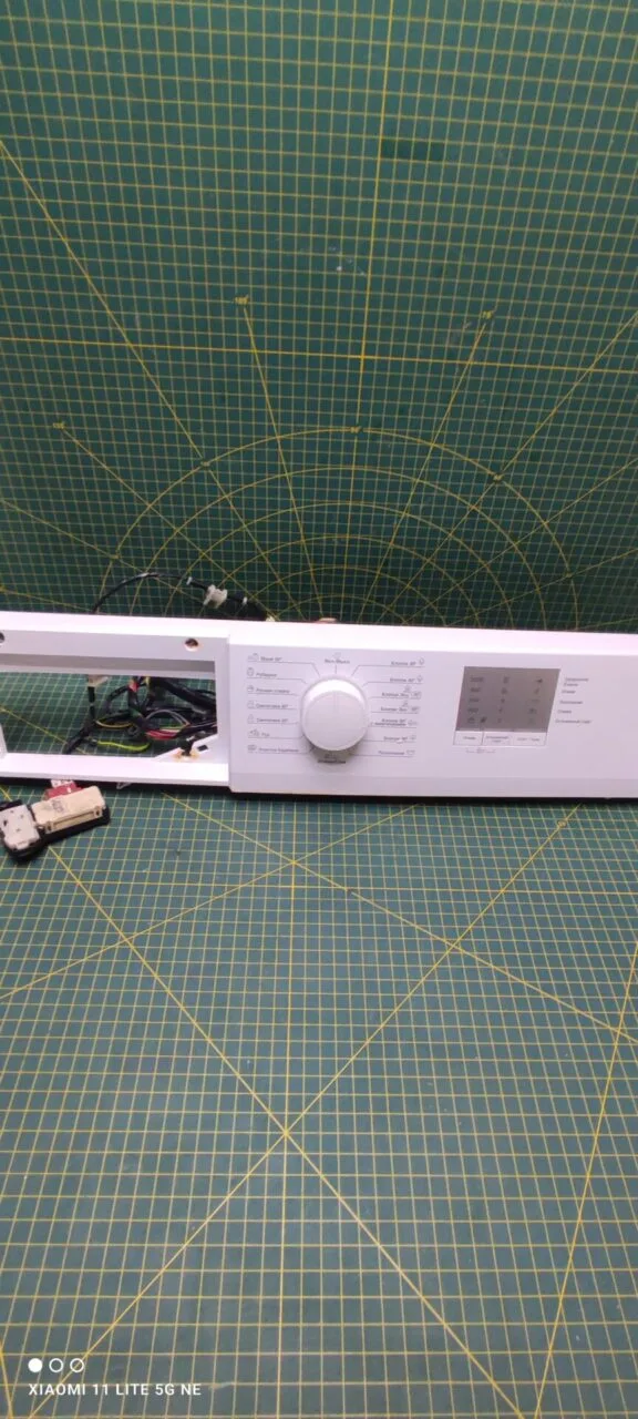 Модуль Beko WRS 4511BWW с дефектом пластика