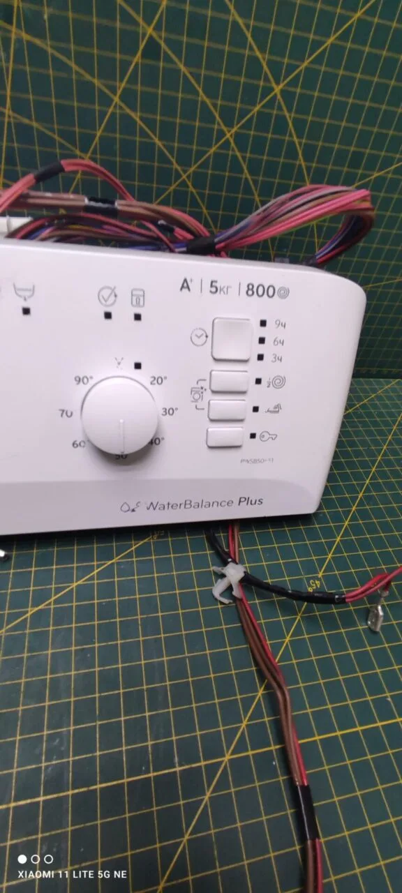 Модуль Indesit PWSB 50851 с дефектом пластика