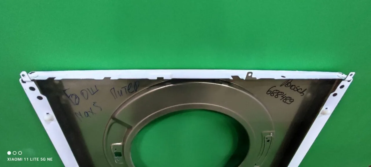 Передняя панель корпуса Bosch 688489 к стиральной машине