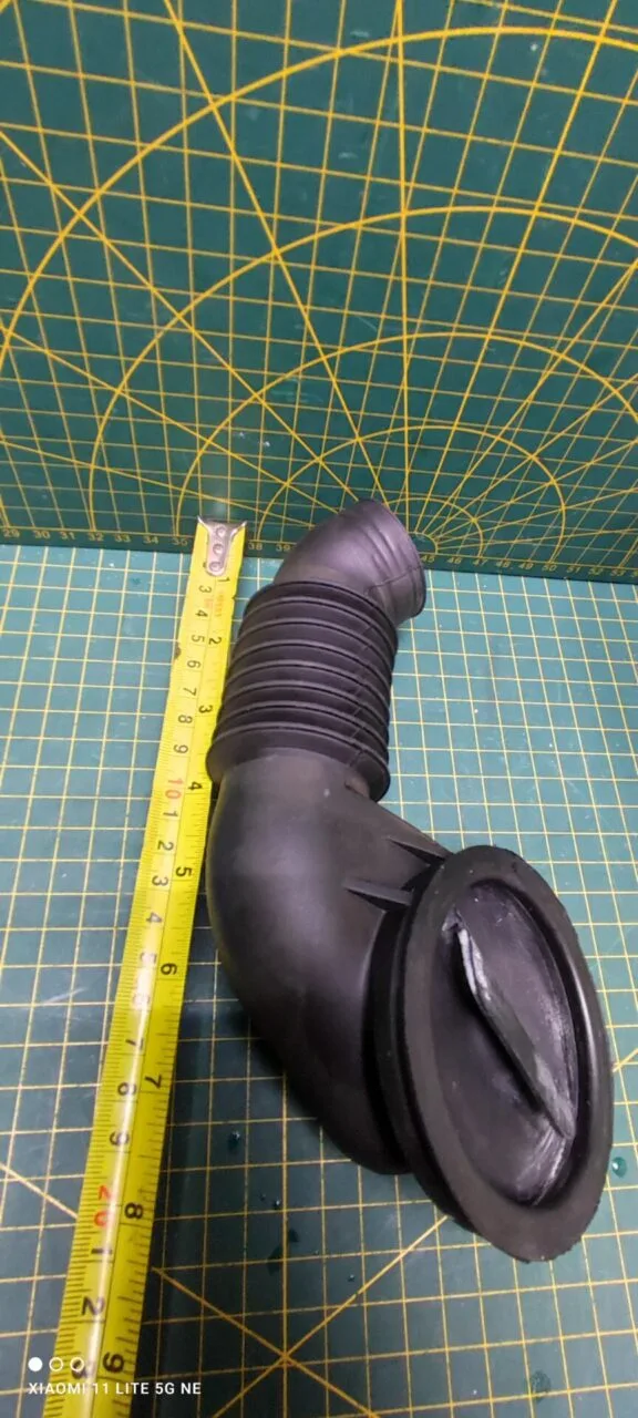 Патрубок Bosch B230479AA1 6000449
