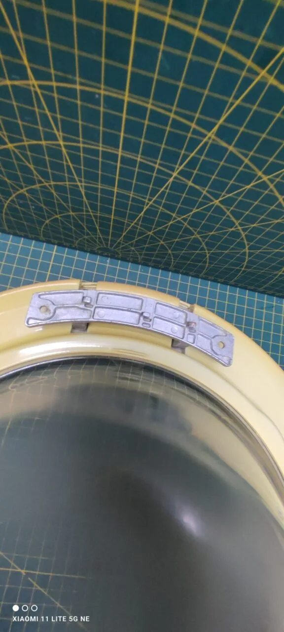 Люк Samsung Dc63-00391 с дефектом желтый